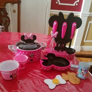 Minniemouse cooking set w/ utensils,pots, and pans